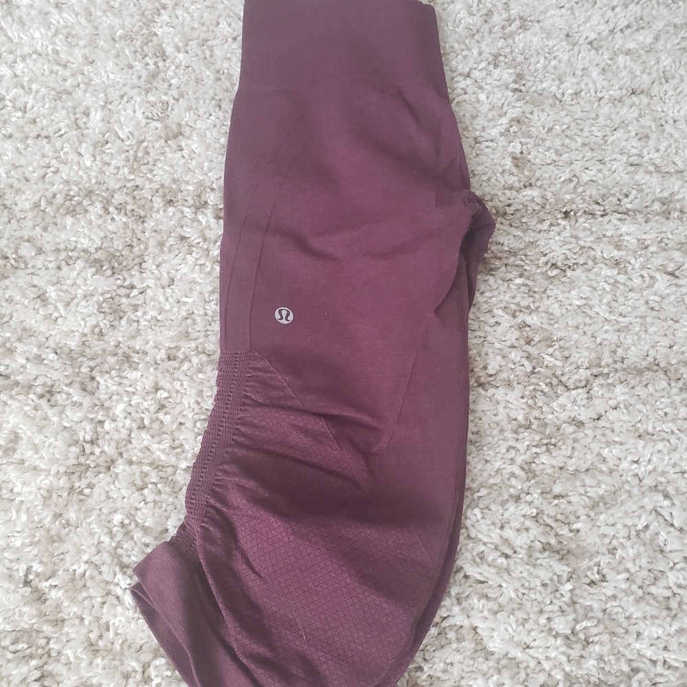 Lululemon ebb and flow crop